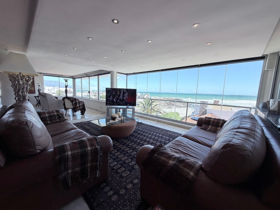 7 Bedroom Property for Sale in Bloubergstrand Western Cape